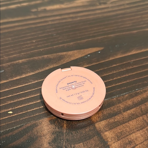 Tart Blush Compact in Shade Paaarty - Picture 3 of 3